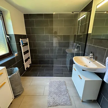 Exclusive Maisonette 90qm Parkplatz Balkon Citynah Apartmán